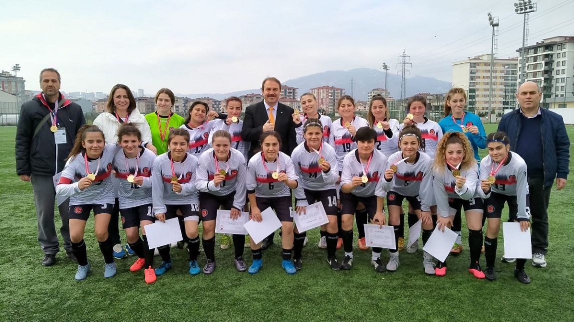 Kız Futbol Takımımız Türkiye Şampiyonası'nda  Yarı Finalde... 