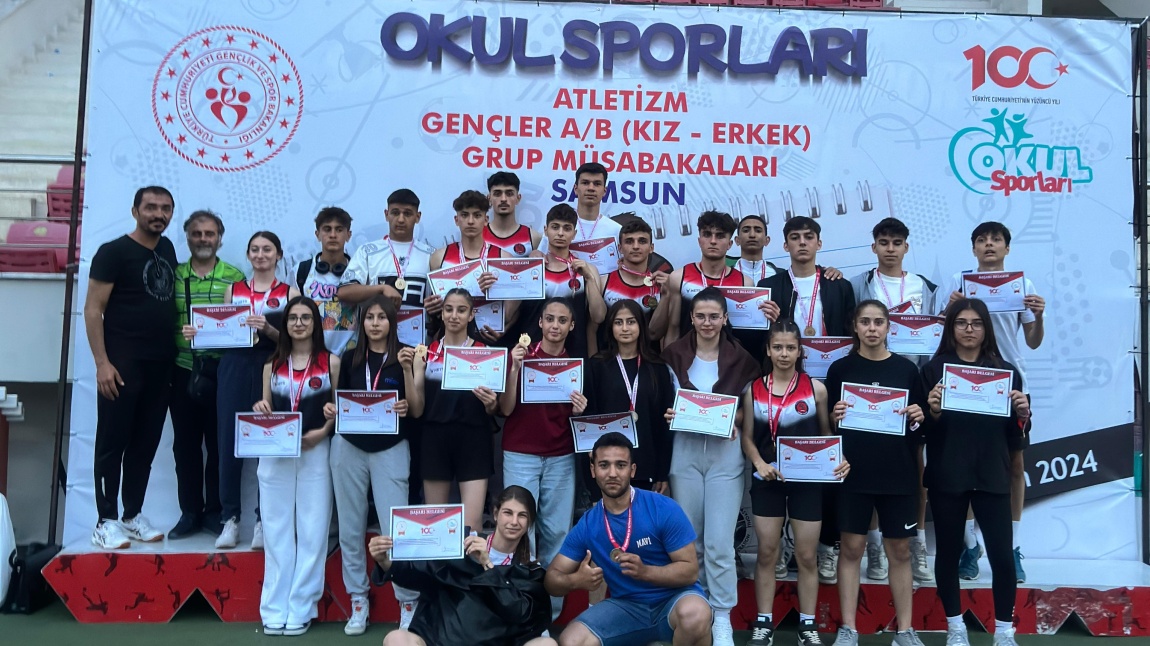 Kız-Erkek Atletizm Takımlarımız Türkiye Finallerinde